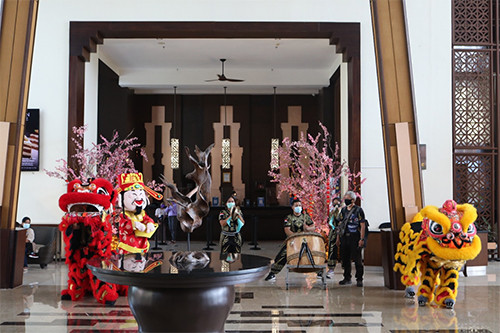 Buffet Dinner hingga Pertunjukan Barongsai Semarakan Imlek di Tahun Kelinci Air