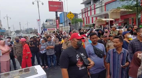 Cerita Kocak Warga Hadiri Peresmian Underpass Dewi Sartika Depok: Aspal Basah Bikin Sandal Putus