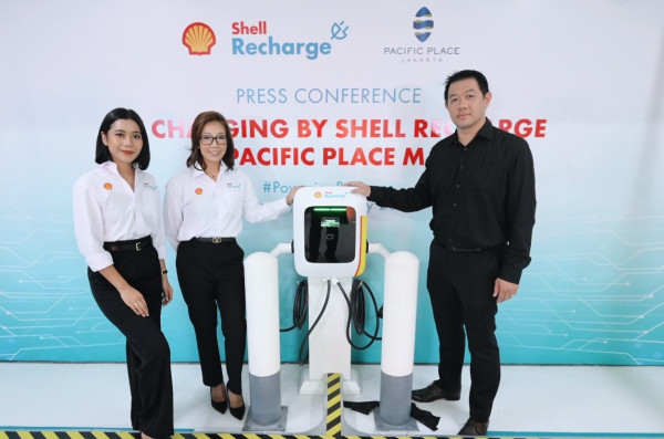 Pemilik Mobil Listrik Kini Bisa Ngecas di Pasific Place, Cuma Bayar Rp35 Ribu