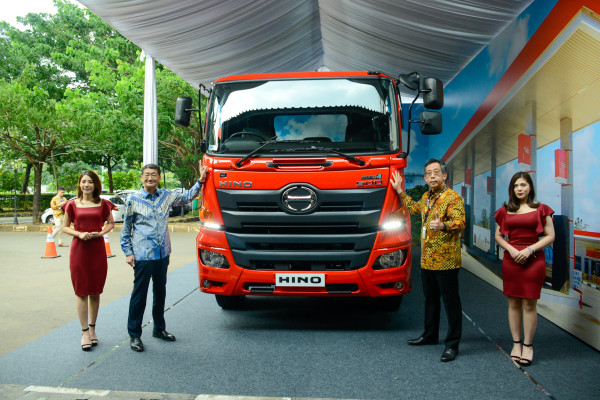 Kupas Tuntas Truk Baru Hino Pengangkut Bahan Beracun yang Superaman