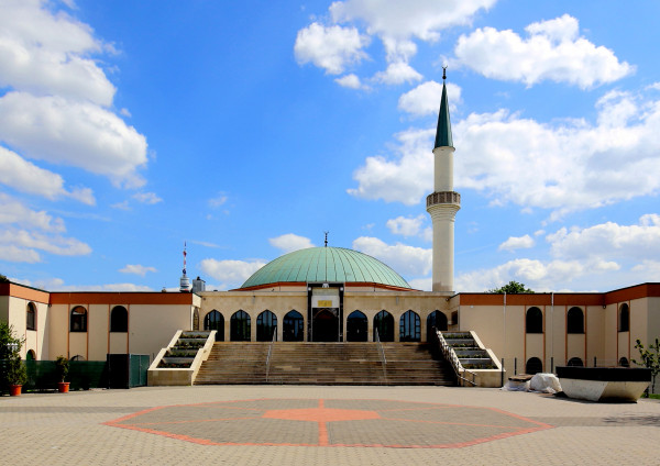 7 Masjid Terindah di Eropa, Wisata Religi yang Menarik di Luar Negeri