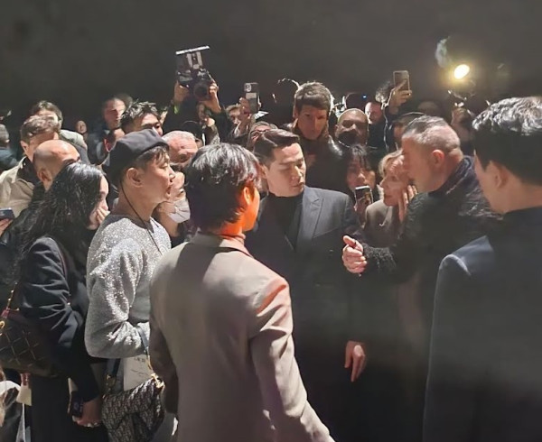 6 Momen Jimin dan J-Hope BTS Bikin Heboh di Acara Dior, Termasuk Foto Bareng David Beckham
