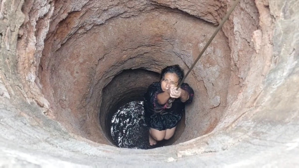 Berhalusinasi Anaknya Tercebur, Wanita Ini Melompat ke Sumur Sedalam 15 Meter