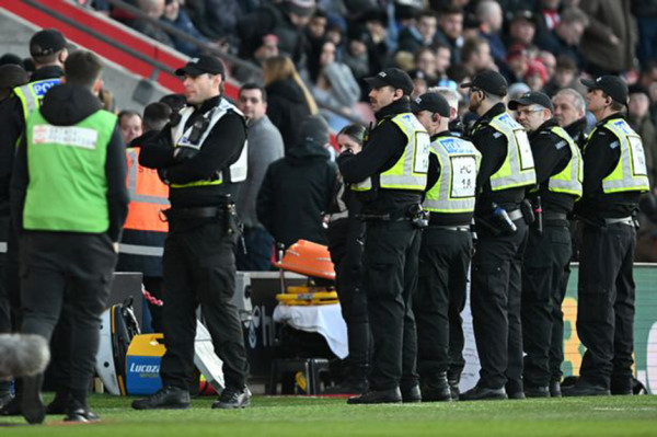 Drone Bikin Pemain Southampton dan Aston Villa Panik, 2 Alasan Laga Ditunda