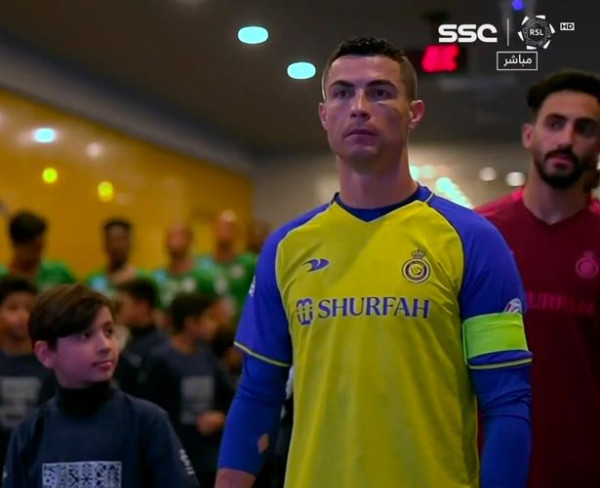 Momen Bocah Malu-malu Digandeng Cristiano Ronaldo di Laga Al-Nassr vs Ettifaq