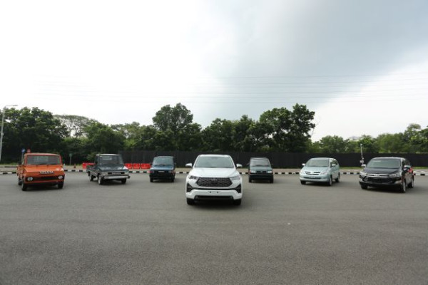 Mau Punya Toyota Innova Zenix Hybrid, Ini Ongkos Servis Berkala yang Bakal Anda Keluarkan