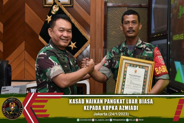 Cerita Nekat Babinsa TNI, Sewa Eskavator dengan Gadai Motor untuk Buka Jalan yang Tertutup Truk Mogok