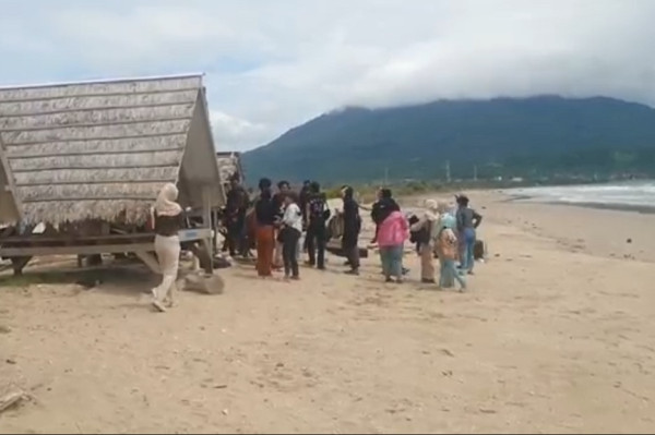 Gunung Anak Krakatau Semburkan Lava Pijar, Status Masih Waspada