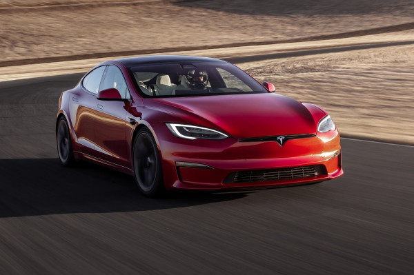 Tesla Punya Penggemar Paling Loyal Dibanding Mazda