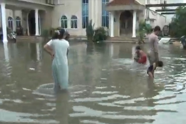 Cuaca Ekstrem Mengintai, Warga Tanjungpinang Diminta Waspada Banjir Rob hingga Akhir Pekan