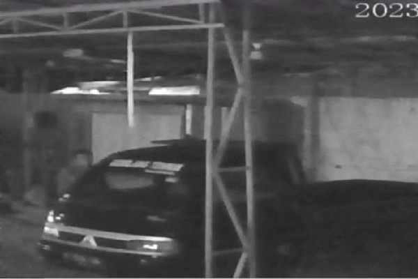 Jelang Matahari Terbit, Maling Gasak Mobil Pikap dari Tempat Cuci Steam di Bekasi