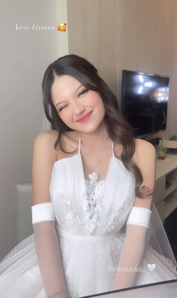 10 Potret Mirriam Eka Bergaun Putih di Hari Pernikahan dengan Julian Jacob