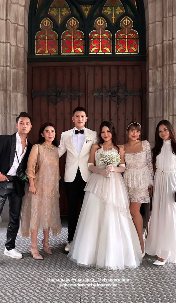10 Potret Mirriam Eka Bergaun Putih di Hari Pernikahan dengan Julian Jacob