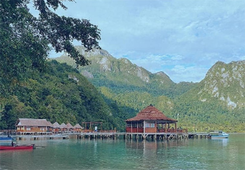 5 Resort Terapung Cocok untuk Bulan Madu, Bikin Makin Lengket Sama Pasangan