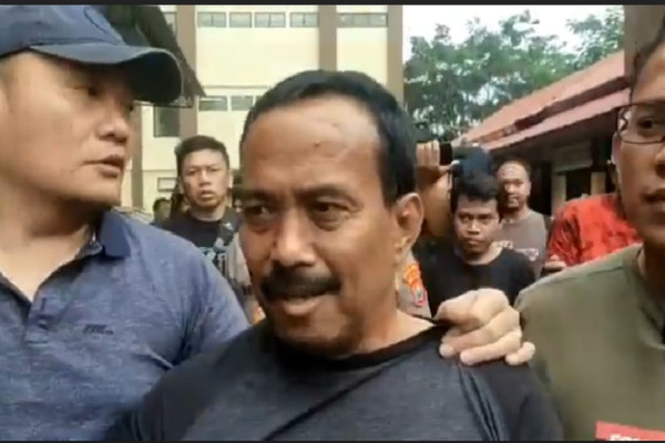 Tangan Diborgol, Mantan Wali Kota Blitar Samanhudi: Saya Tak Tahu Kenapa Ditangkap