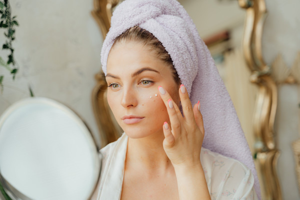 Tips Menggunakan Retinol untuk Pemula
