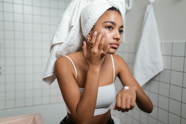 Tips Menggunakan Retinol untuk Pemula