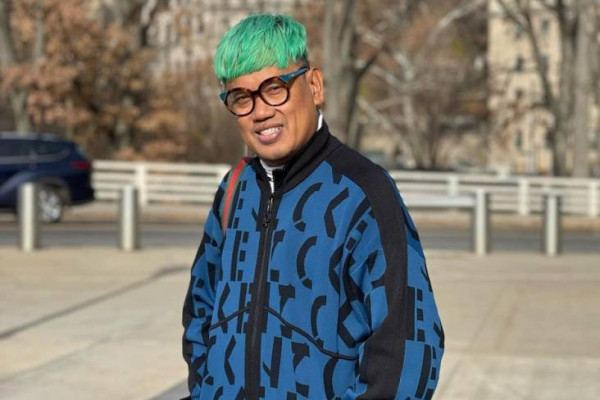5 Artis yang Hobi Memelihara Burung, Nomor 3 Koleksinya 200 Ekor Lebih