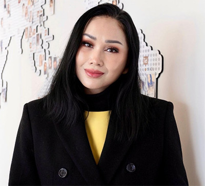 4 Potret Terbaru Titi DJ setelah Jalani Anti Aging Surgery di Korea