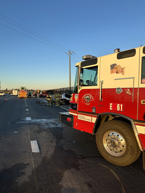 Mobil Listrik Tesla Terbakar Butuh 22.712 Liter Air agar Padam