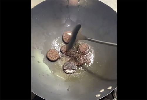 Kreasi Menu Nasi Goreng Oreo Viral di Media Sosial, Netizen Julid: Stres ya Lu!
