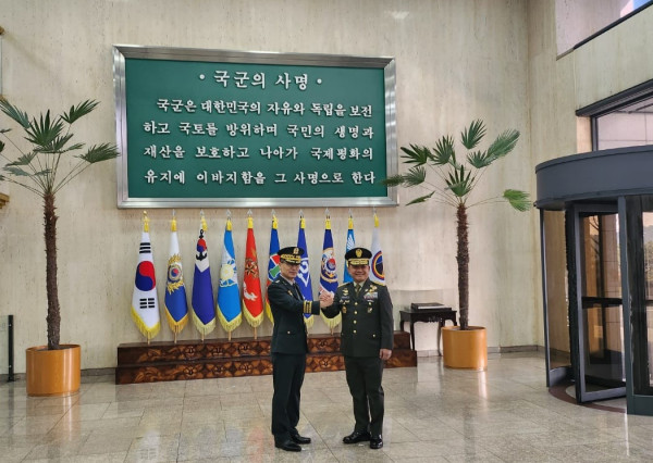 KSAD Dudung Bawa Sejumlah Jenderal Sambangi Mabes AD Korea Selatan