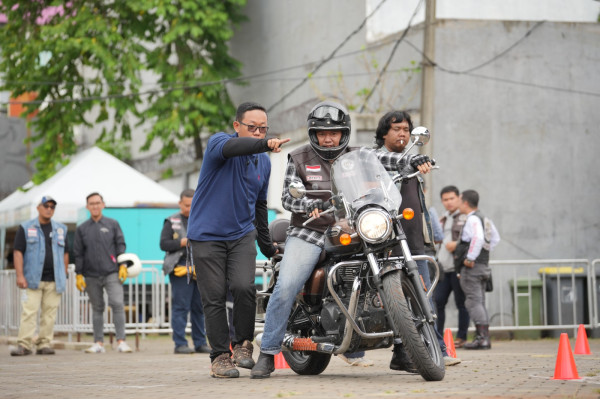 Peduli Keamanan Pengguna Jalan RoRI Adakan Pelatihan Safety Riding