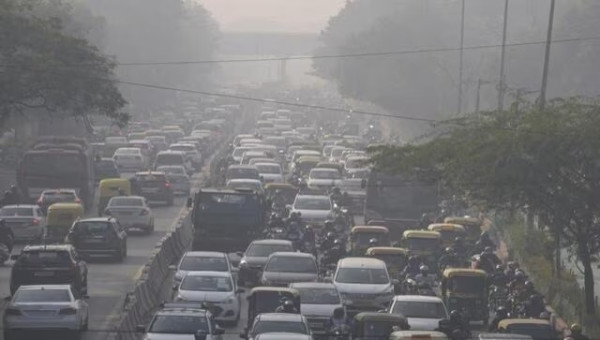 Polisi Kota Ini Mulai Menyita Mobil-mobil Tua dengan Umur Lebih 15 Tahun