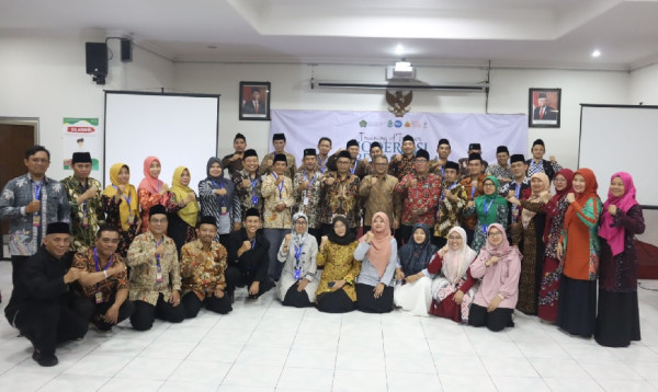 Stafsus Kemenag Wibowo Prasetyo Ajak UIN Walisongo Ramaikan Dakwah Dunia Maya