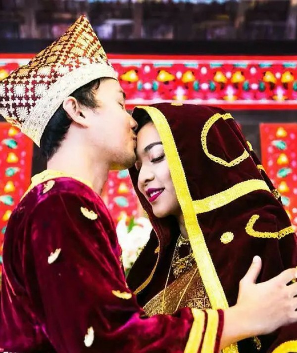 4 Artis Indonesia Menikah Pakai Gaun Pengantin yang Sama dengan Orang Tuanya, Terbaru Mikha Tambayong