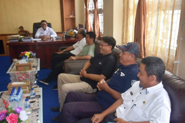 Pemkab Nias Barat Sambut Hangat Driver Mobil Ambulance Milik PMNBI