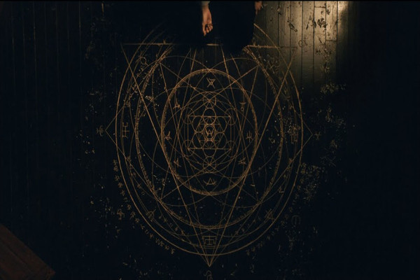 Review Film The Offering: Teror Iblis Pemakan Anak Yahudi
