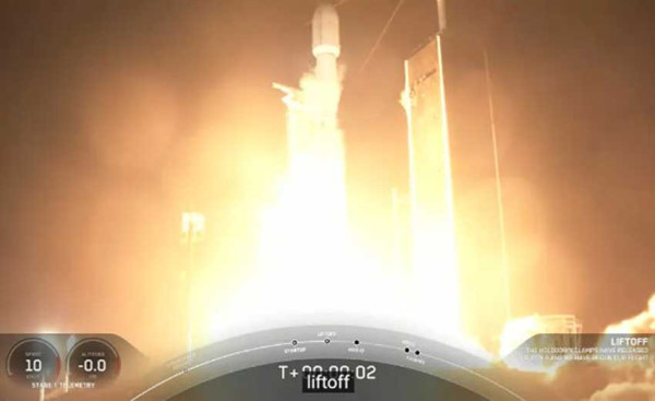 SpaceX Kirim 53 Satelit Starlink ke Orbit, Tandai Kesuksesan 200 Misi Roket Falcon 9