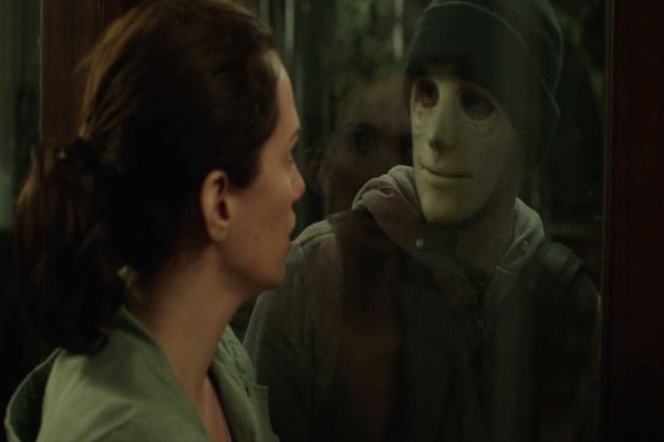 10 Film Horor Jump Scares Ini bakal Bikin Kamu Berteriak Kencang