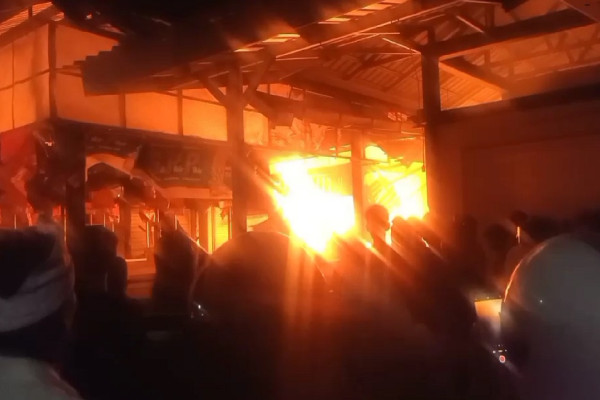 Pasar Adat Lelateng Bali Ludes Terbakar, Api Muncul dari Blok Sembako