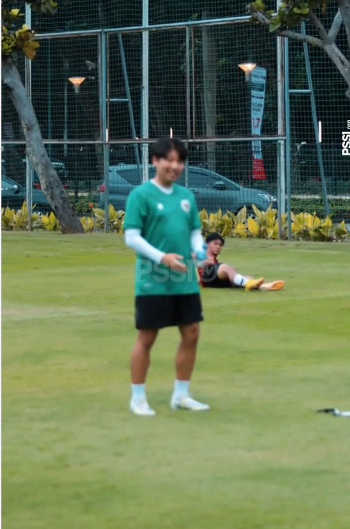 Momen Shin Tae-yong Jadi Fotografer Dadakan di Sesi Latihan Timnas Indonesia U-20