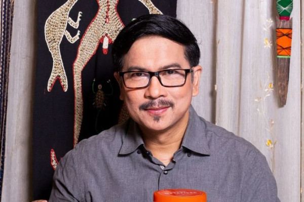 4 Artis Indonesia Koleksi Benda Pusaka, Nomor 2 Punya Popok Wewe untuk Menghilang