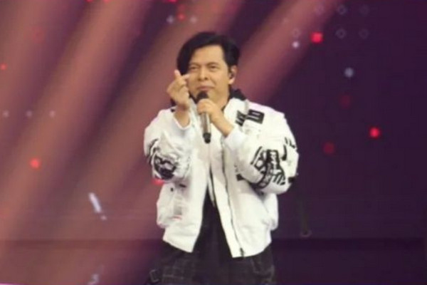 4 Artis Indonesia yang Menikah secara Sederhana di KUA, Nomor 3 Vokalis Band Legendaris