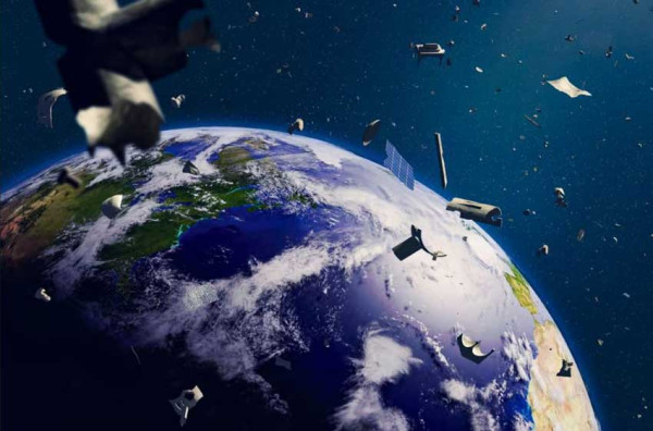 Satelit Misterius Rusia Pecah, Puing-puingnya Bertahan di Orbit Satu Abad