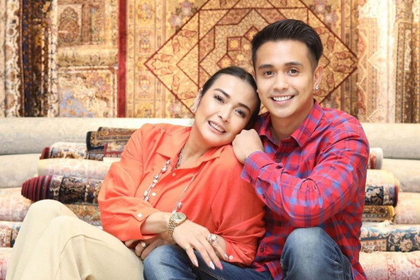 5 Artis Indonesia yang Menikahi Janda, Ada yang Beda Usia 17 Tahun