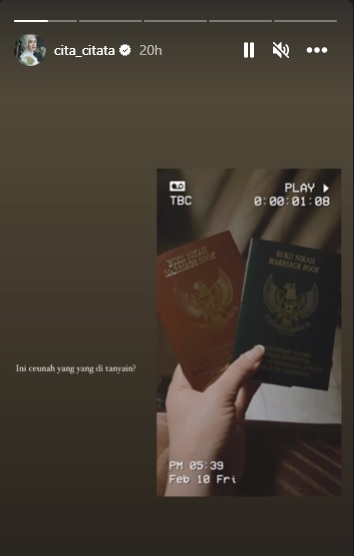Unggah Buku Nikah, Cita Citata: Kapan Nikah? Nih Udah