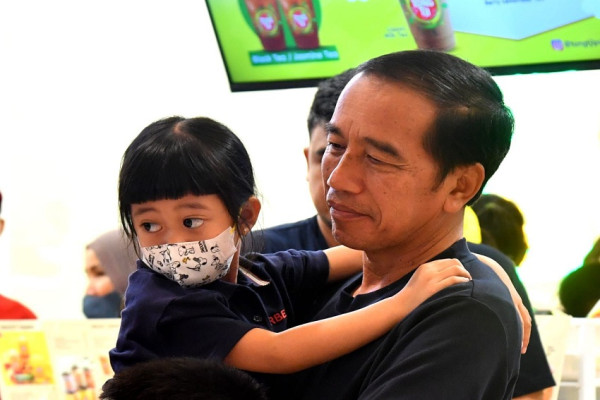 Jokowi, Al Nahyan, dan Sedah Mirah Ngemal di Sun Plaza Medan, Warga Berebut Foto Bareng