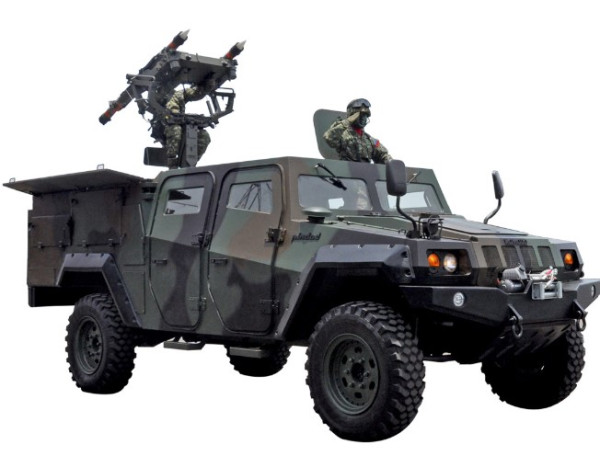 Perbandingan Rantis Komodo 4x4 Missile Launcher dengan Komodo 4x4 Recon