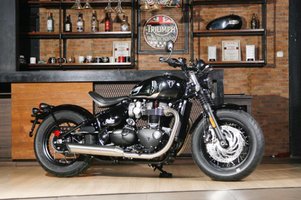 Mencolok dan Terbatas, Ini yang Bikin Spesial Triumph Chrome Edition
