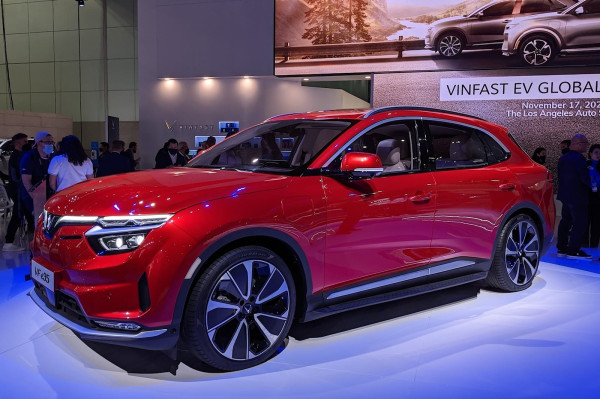 Perang Harga Mobil Listrik Memanas, Mobnas Vietnam Pecat Bos dan Karyawan di Amerika