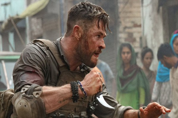 10 Karakter One Man Army Paling Badass di Film Action