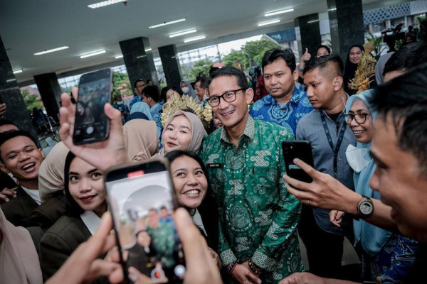 Kebut Kebangkitan Parekraf, Sandiaga Instruksikan Gercep Bangun Poltekpar Solo Raya & Manado