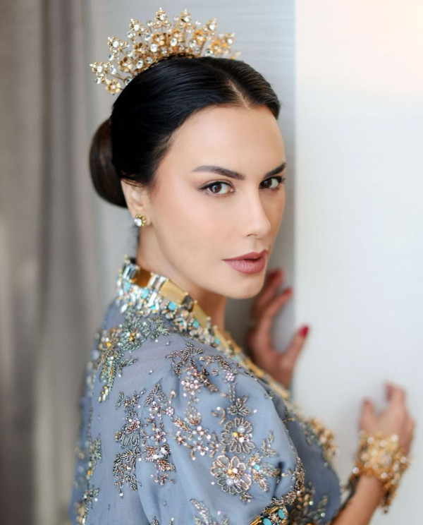5 Artis Indonesia Terlihat Cantik dan Awet Muda di Usia 50 Tahun, Nomor 3 Seperti Kakak Adik dengan Anak