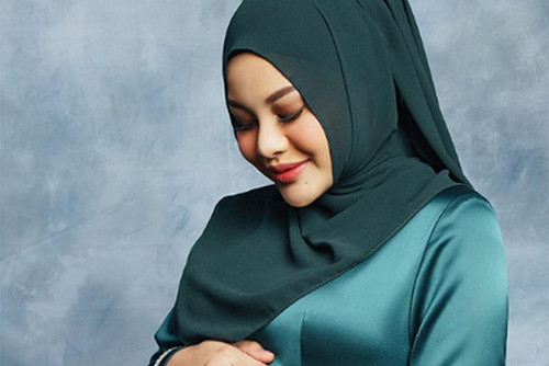 6 Artis Ini Putuskan Berhijab saat Ada di Puncak Karier, Nomor 4 Sempat Dilema