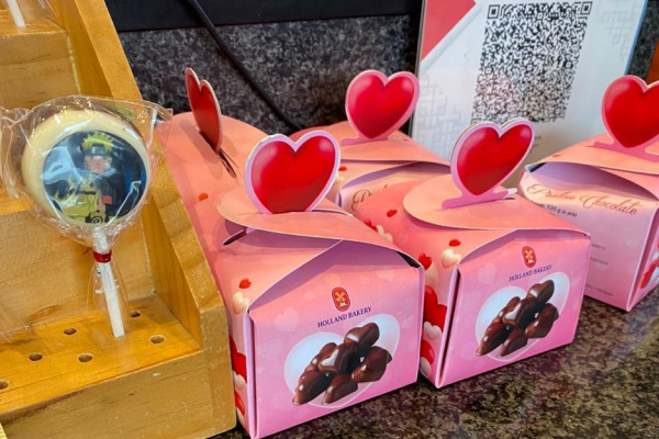 Lusa Valentine, Toko Kue dan Cokelat Laris Manis Diserbu Pengunjung